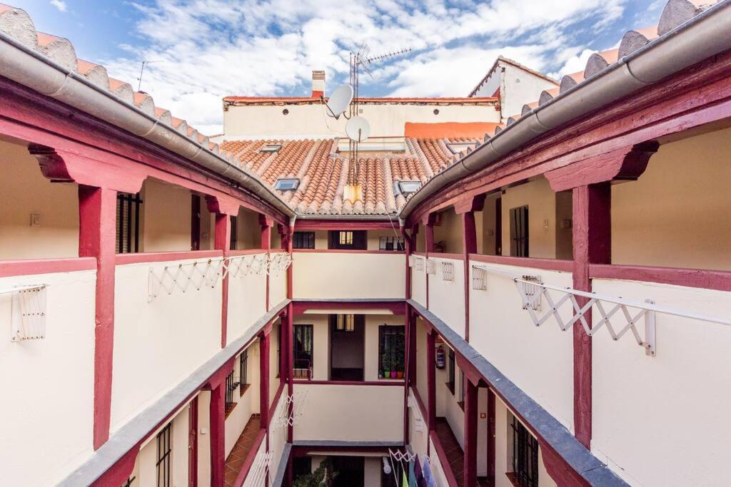 Bohemian 2Bedroom Attic In Lavapies มาดริด ภายนอก รูปภาพ